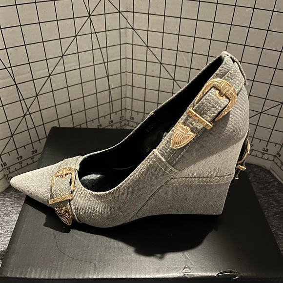 Wedge Heels - Picture 2 of 6